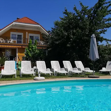 Aqua Apartmanhaz *