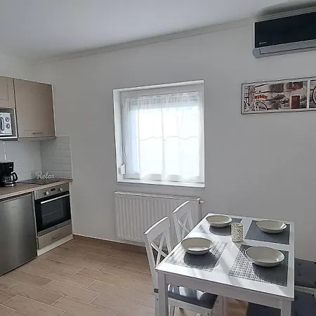 Apartament Aqua Apartmanhaz *