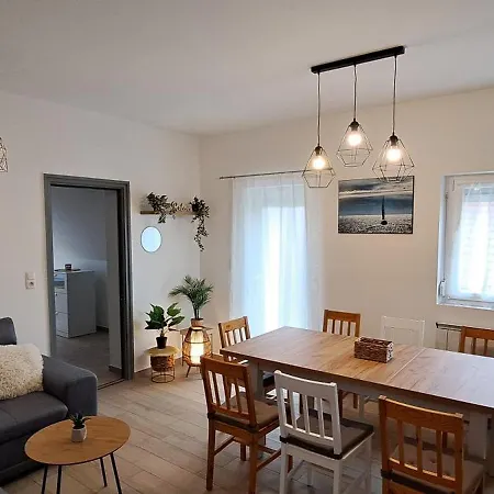 Aqua Apartmanhaz * Gyenesdias