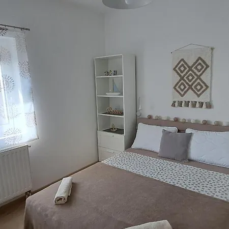 Aqua Apartmanhaz Gyenesdiás