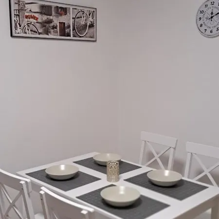 Appartement Aqua Apartmanhaz *
