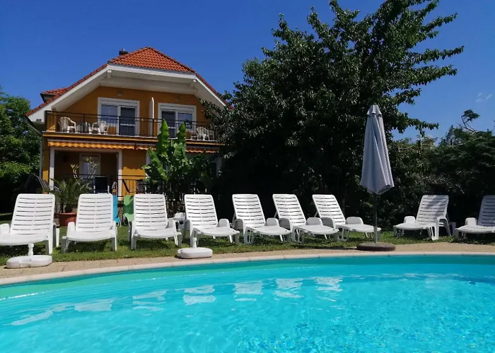 Aqua Apartmanhaz *