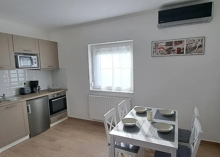 Apartment Aqua Apartmanhaz *
