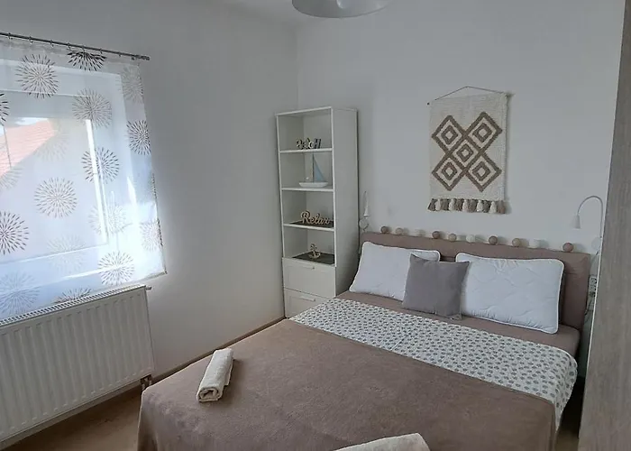 Aqua Apartmanhaz Gyenesdiás